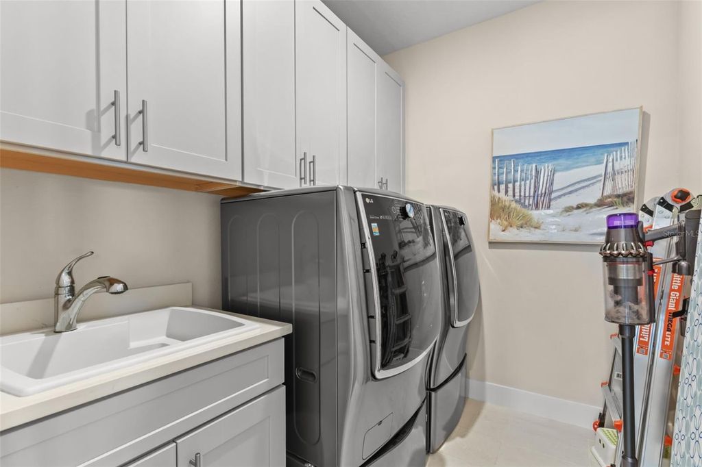 Image 78 of property listing at 6048 BIMINI TWIST LOOP, Orlando, FL 32819