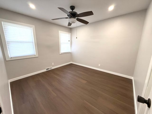 215 N Ohio Street, Aurora, IL 60505