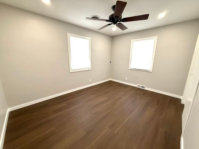 215 N Ohio Street, Aurora, IL 60505