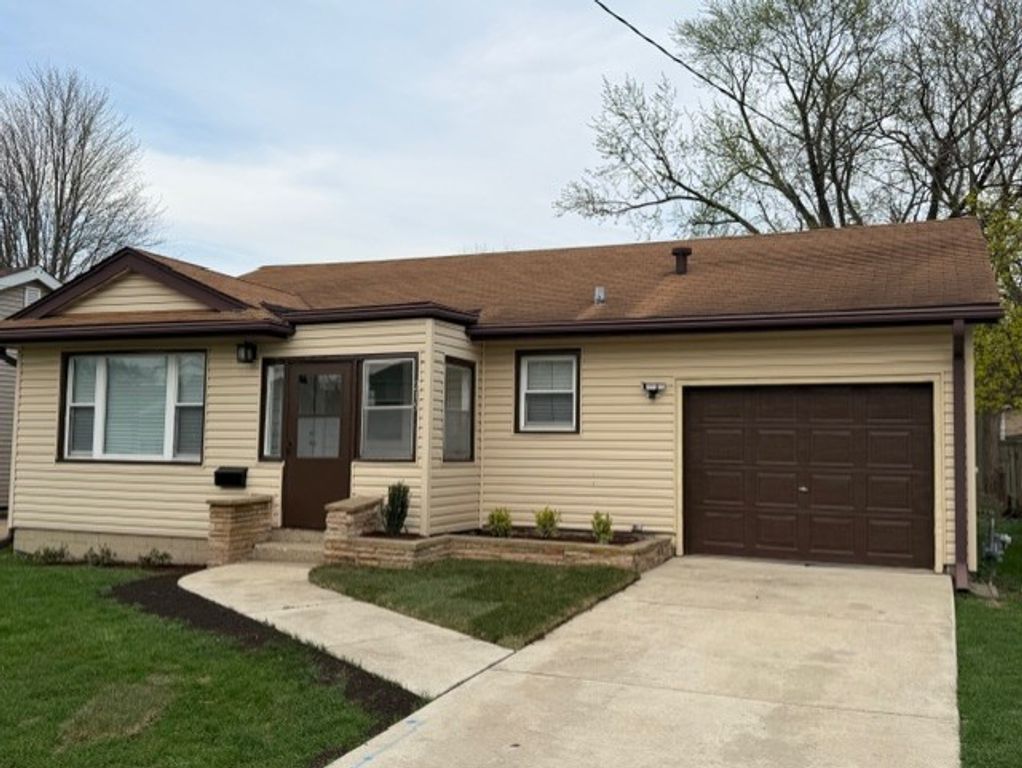 215 N Ohio Street, Aurora, IL 60505