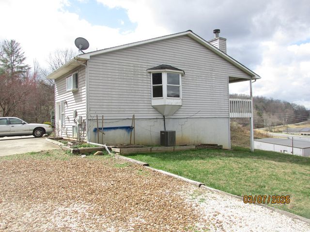 46 Mockingbird Lane, Hayesville, NC 28904