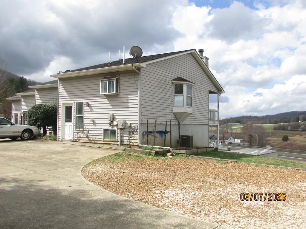 46 Mockingbird Lane, Hayesville, NC 28904