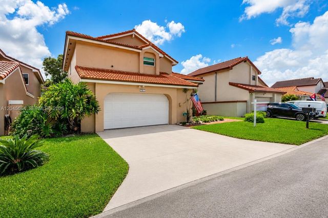 17617 NW 61st Ct N, Hialeah, FL 33015