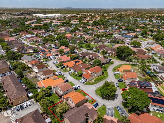 17617 NW 61st Ct N, Hialeah, FL 33015
