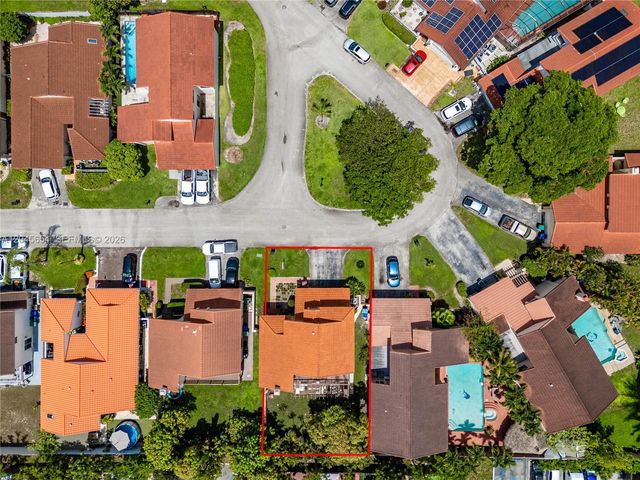 17617 NW 61st Ct N, Hialeah, FL 33015