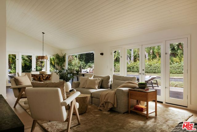 1744 N Doheny Drive, Los Angeles, CA 90069