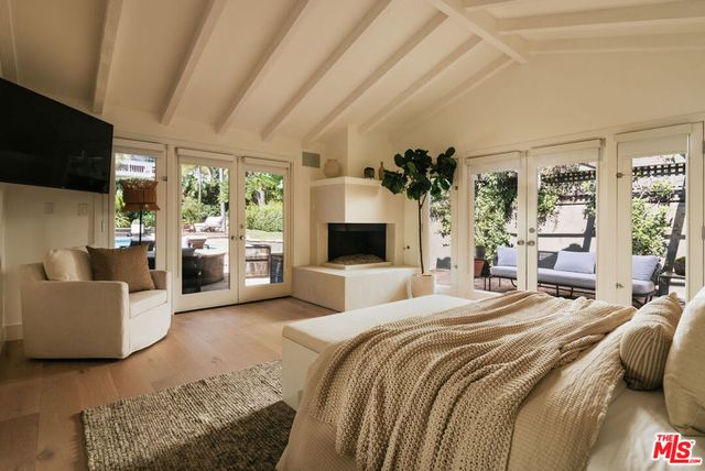 1744 N Doheny Drive, Los Angeles, CA 90069