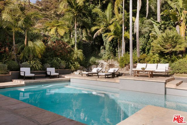 1744 N Doheny Drive, Los Angeles, CA 90069