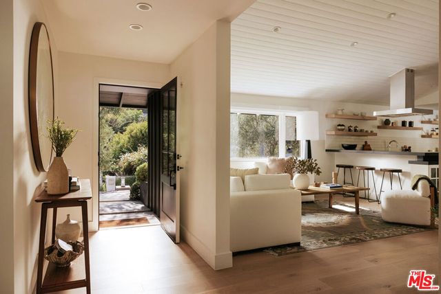 1744 N Doheny Drive, Los Angeles, CA 90069