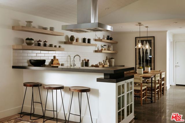 1744 N Doheny Drive, Los Angeles, CA 90069