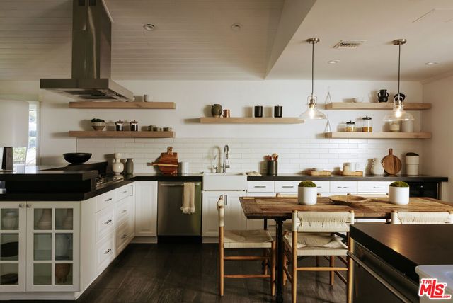 1744 N Doheny Drive, Los Angeles, CA 90069