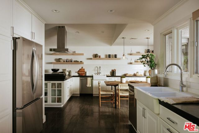 1744 N Doheny Drive, Los Angeles, CA 90069