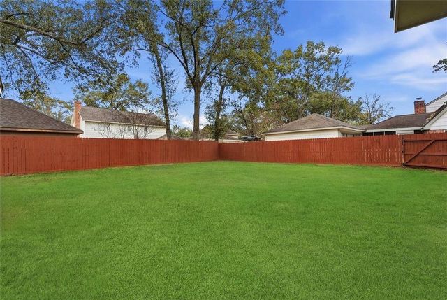 7815 12th Fairway Lane, Humble, TX 77346