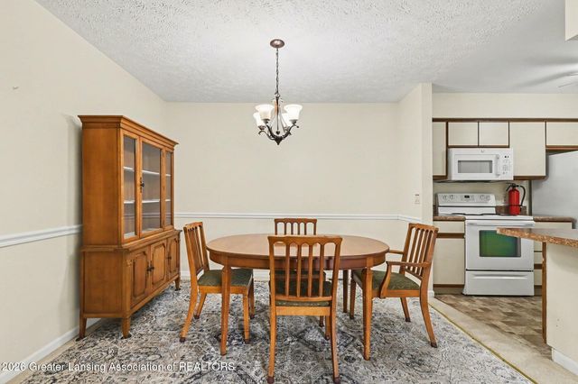 7315 Chellmar Drive 49, Lansing, MI 48917