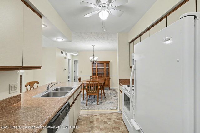 7315 Chellmar Drive 49, Lansing, MI 48917