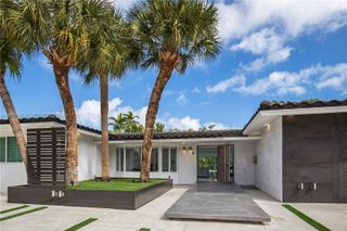 20501 NE 22nd Place, Miami, FL 33180