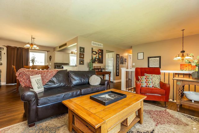 2629 Kimball Avenue, Manhattan, KS 66502
