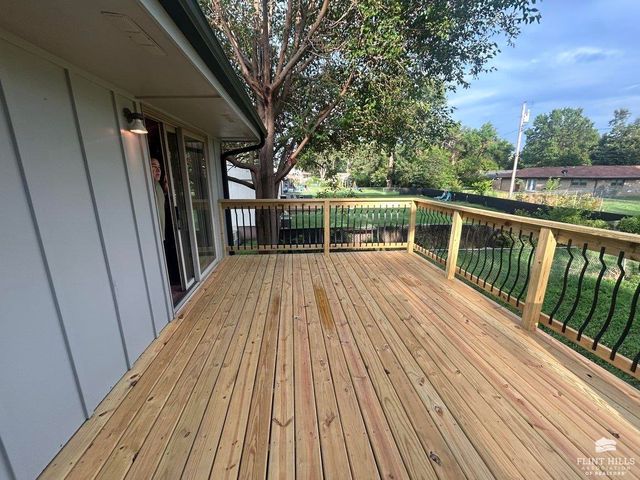 2629 Kimball Avenue, Manhattan, KS 66502