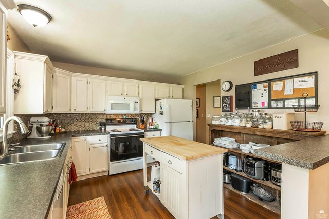 2629 Kimball Avenue, Manhattan, KS 66502