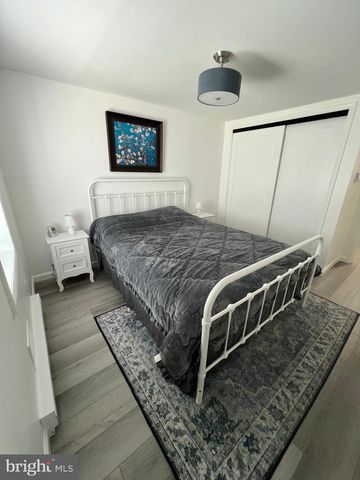 2001 S LORTON ST, Arlington, VA 22204