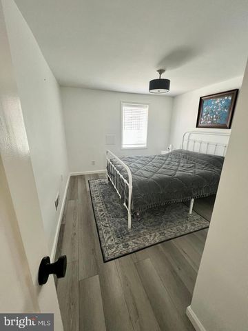 2001 S LORTON ST, Arlington, VA 22204