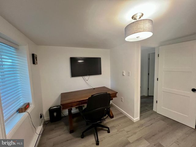 2001 S LORTON ST, Arlington, VA 22204