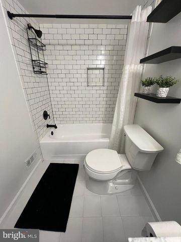 2001 S LORTON ST, Arlington, VA 22204