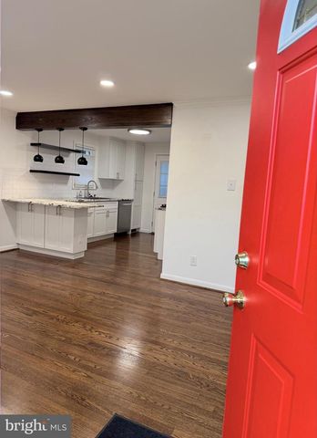 2001 S LORTON ST, Arlington, VA 22204