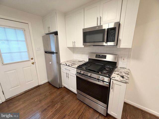 2001 S LORTON ST, Arlington, VA 22204