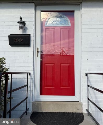 2001 S LORTON ST, Arlington, VA 22204