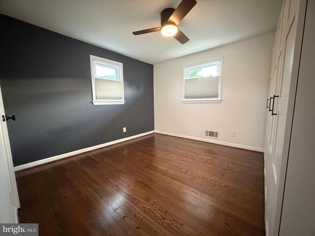2001 S LORTON ST, Arlington, VA 22204