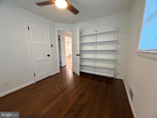 2001 S LORTON ST, Arlington, VA 22204