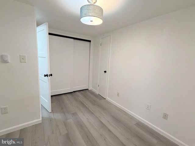 2001 S LORTON ST, Arlington, VA 22204