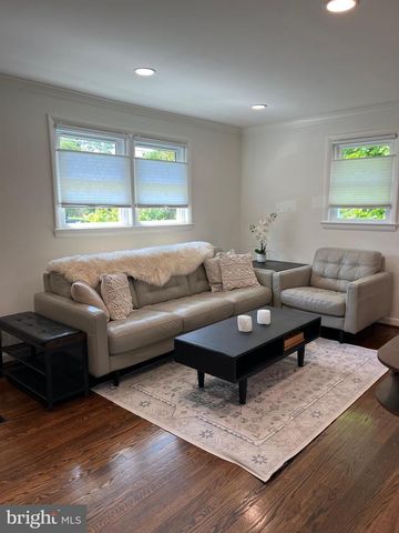 2001 S LORTON ST, Arlington, VA 22204