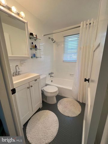 2001 S LORTON ST, Arlington, VA 22204