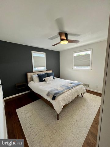 2001 S LORTON ST, Arlington, VA 22204