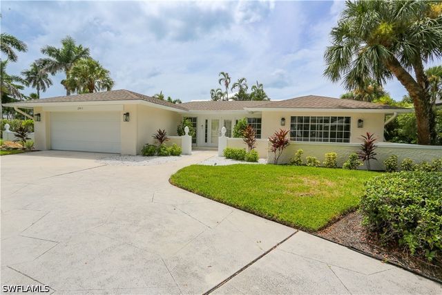 2901 Crayton RD, Naples, FL 34103