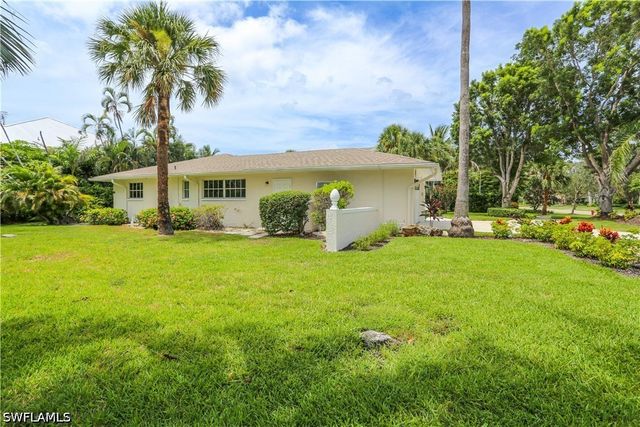 2901 Crayton RD, Naples, FL 34103