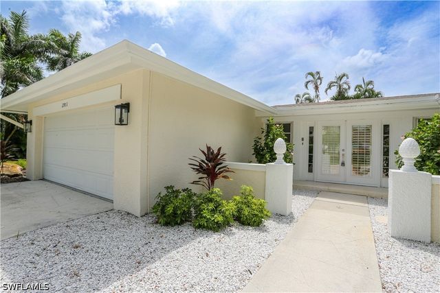 2901 Crayton RD, Naples, FL 34103