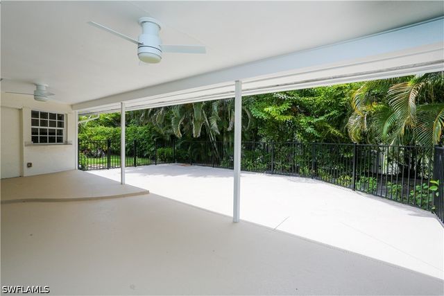 2901 Crayton RD, Naples, FL 34103