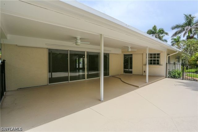 2901 Crayton RD, Naples, FL 34103