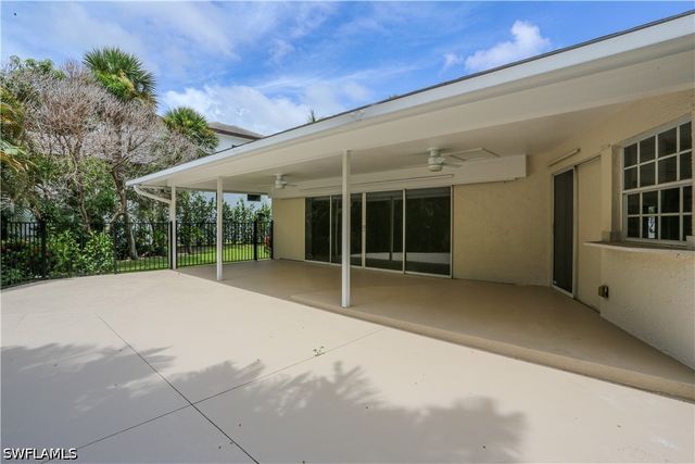 2901 Crayton RD, Naples, FL 34103
