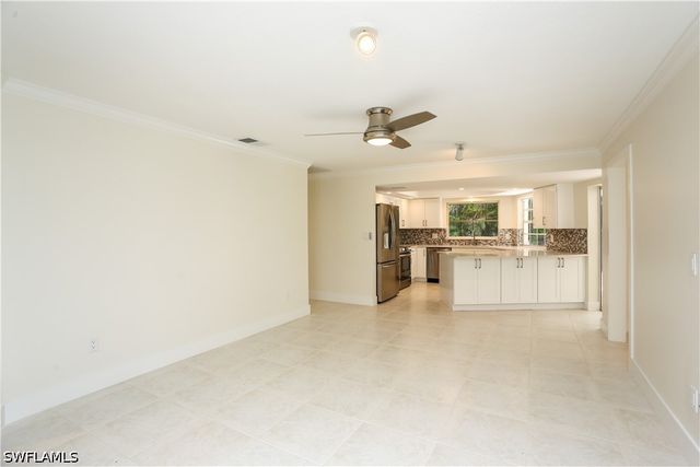 2901 Crayton RD, Naples, FL 34103