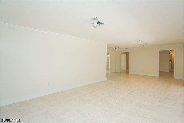 2901 Crayton RD, Naples, FL 34103