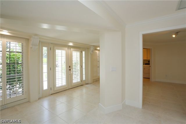 2901 Crayton RD, Naples, FL 34103