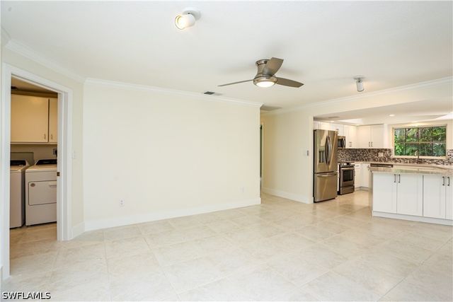 2901 Crayton RD, Naples, FL 34103