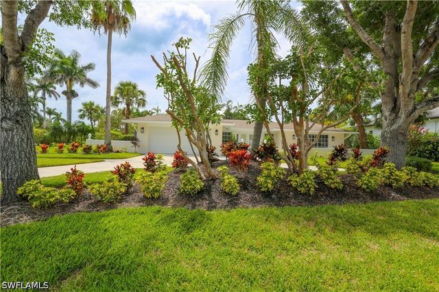 2901 Crayton RD, Naples, FL 34103