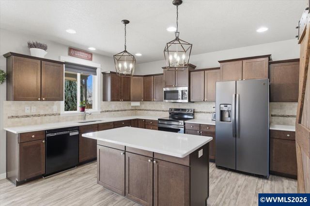 3800 Gusty Pl NE, Albany, OR 97321