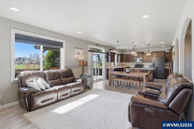 3800 Gusty Pl NE, Albany, OR 97321