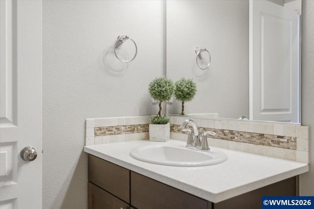 3800 Gusty Pl NE, Albany, OR 97321